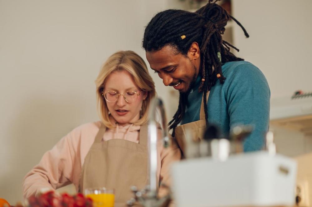 couple cooking on an winter date